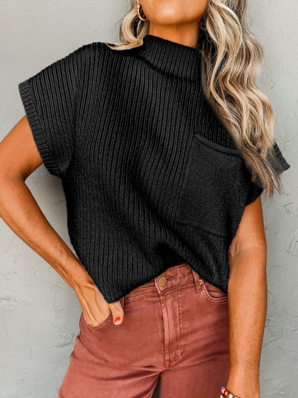 B306 Black Patch Pocket Ribbed Knit Short Sleeve Sweater